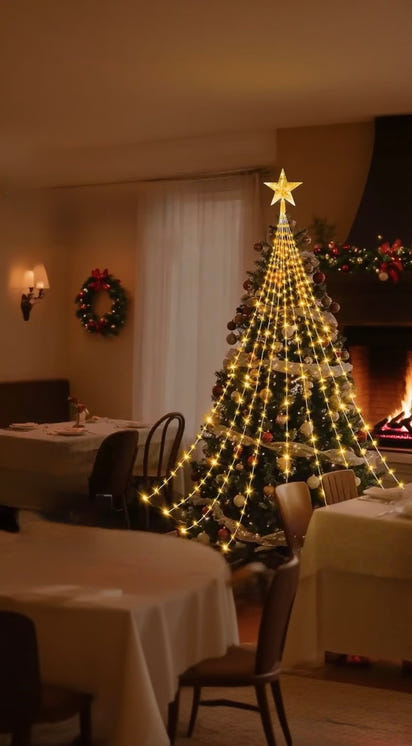 Transformez votre sapin en véritable chef-d’œuvre lumineux grâce à notre guirlande LED multicolore haut de gamme.

Avec ses lumières éclatantes (rouge, vert, bleu, jaune) et son étoile scintillante au sommet, elle crée instantanément une ambiance féérique et chaleureuse dans votre maison.

✨ Pourquoi vous allez l’adorer :

🌈 Couleurs vives et festives qui rappellent la magie de Noël.

🕹️ 8 modes lumineux (clignotant, fondu, continu, etc.) pour personnaliser votre ambiance.

NOELIO décoration de Noël 